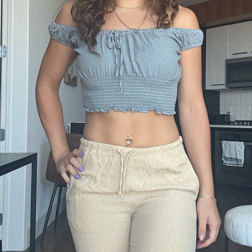 Brandy Melville off shoulder top!